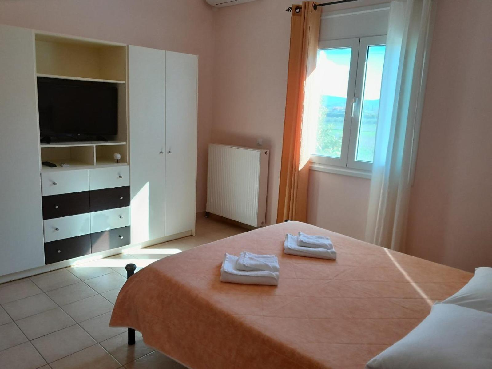 Omorfi Poli 120 Sqm Apartment Nauplion Buitenkant foto
